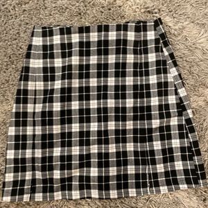 Brandy Melville black and white flannel mini skirt